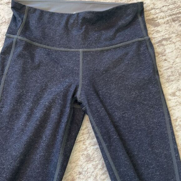 Athleta elation Black and Gray Ombre Leggings XS - Picture 4 of 9